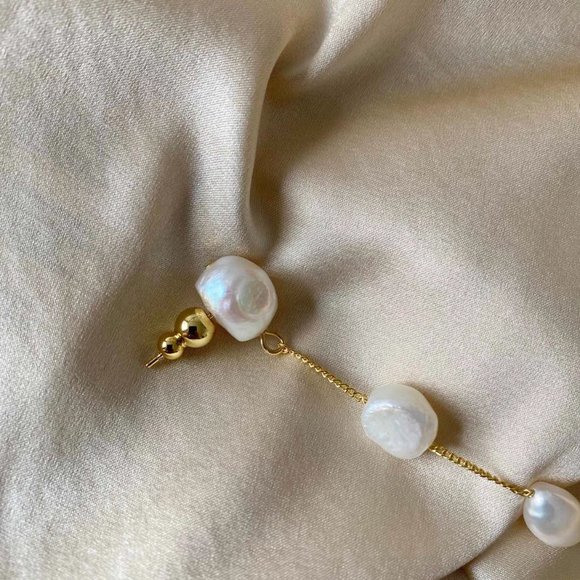 Cult Gaia Atum Drop Earrings - Freshwater Pearl - Picture 7 of 8